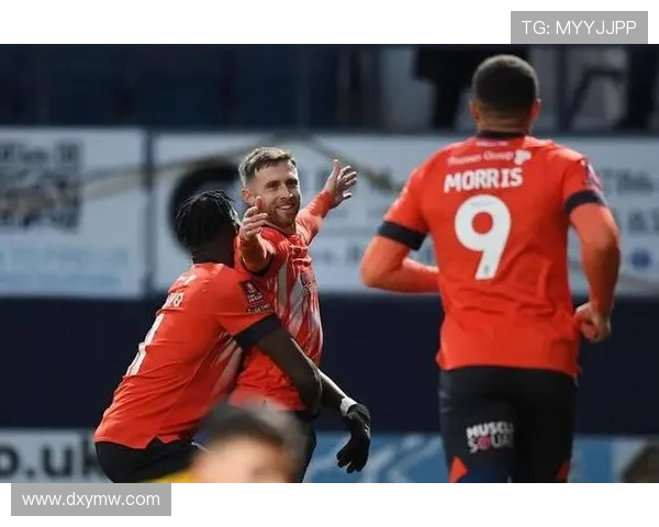 卢顿俱乐部签约新援并公布赛季目标力求英超保级成功 卢顿俱乐部签约新援并公布赛季目标力求英超保级成功