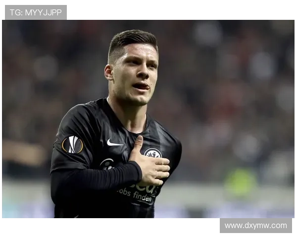 曼联新赛季阵容更新，球员转会动态引关注，战术调整备战未来比赛