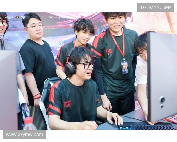 电竞新风潮：国内外战队激战正酣 赛事模式创新引爆观众热情