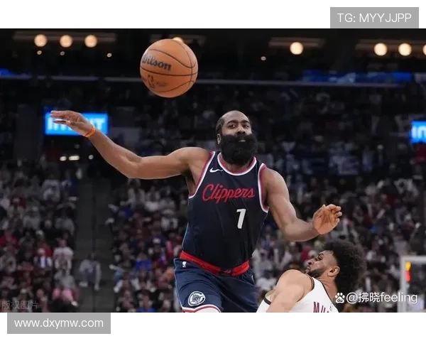 联盟风云再起巨星对决交易传闻与季后赛格局新变化引发全球球迷热议 联盟风云再起巨星对决交易传闻与季后赛格局新变化引发全球球迷热议