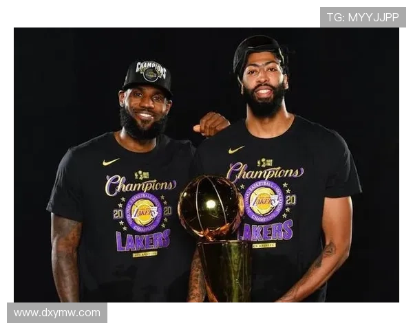 詹姆斯领衔湖人逆袭快船，浓眉助力全场最佳表现迎战勇士